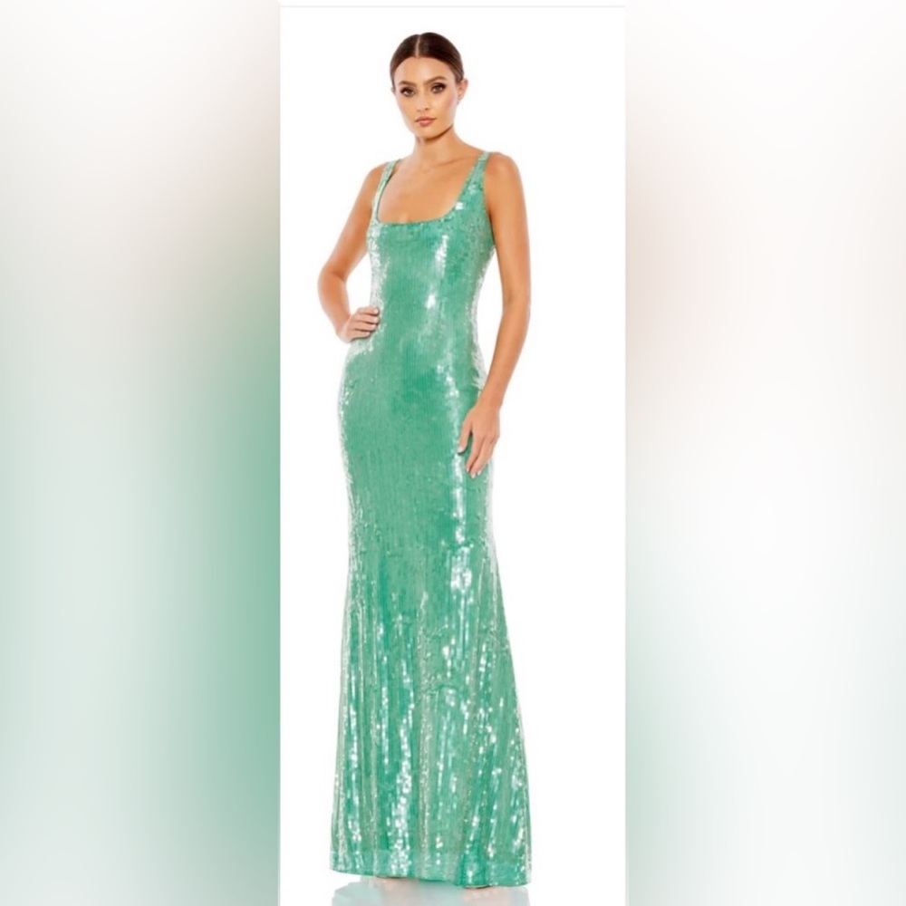 MAC DUGGAL NWT Sequined Sleeveless Column Gown